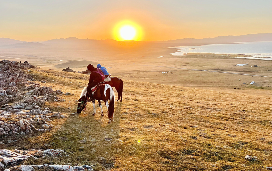 ממזרח למערב - קירגיזסטאן